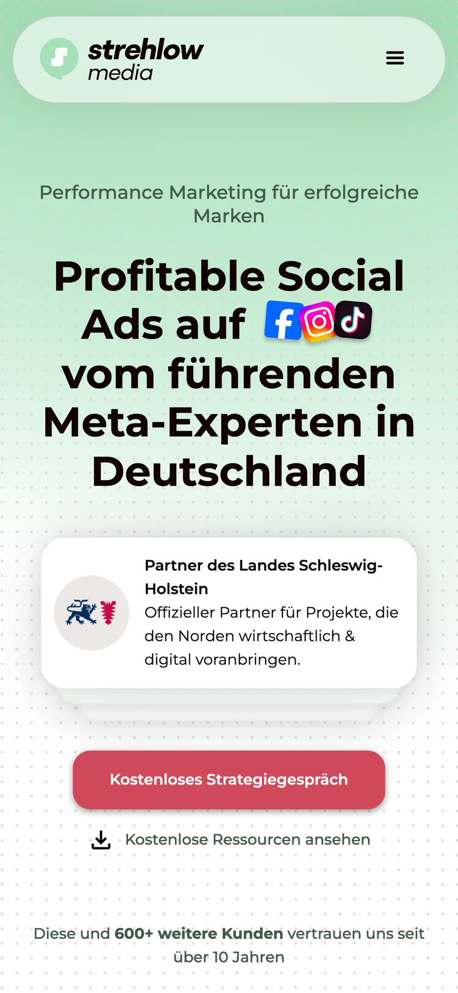 Startseite von Strehlow Media auf dem Telefon mit Belegkarte und Strategiegespräch