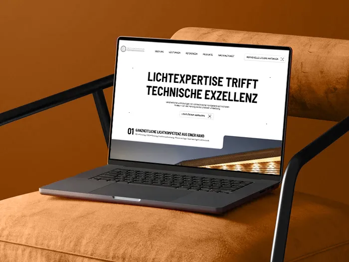 Startseite von Grob & Hoffmann auf einem Notebook: Lichtexpertise trifft technische Exzellenz
