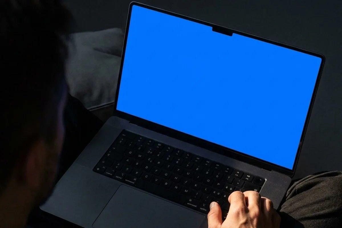 Website von Strehlow Media auf einem Notebook